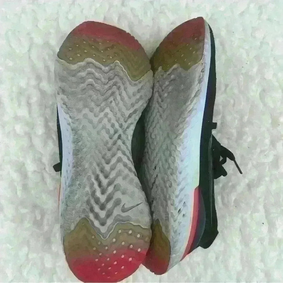 Nike Epic React Flyknit Running Shoes - Picture 10 of 10